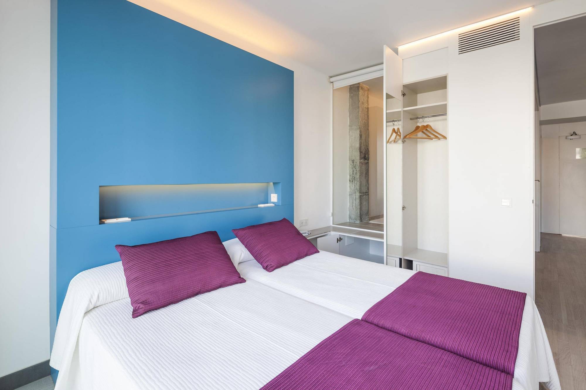 Ebano & (adults Only) Apartahotel